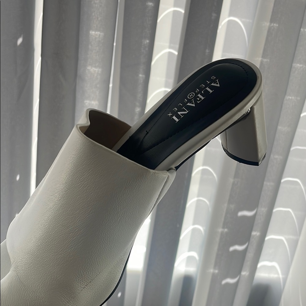 Alfani Women's Elegant Cream Mules